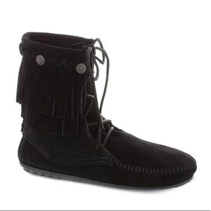 Minnetonka Double Fringe Suede Tramper Boots